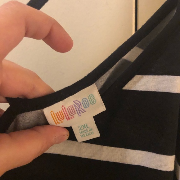 LuLaRoe Daniella - Picture 2 of 3